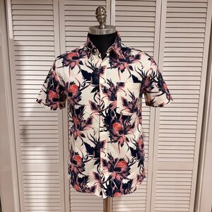 Men's Cream Short-Sleeve Hawaiian Floral Shirt with Navy & Coral Print 🌴🍹🌺
